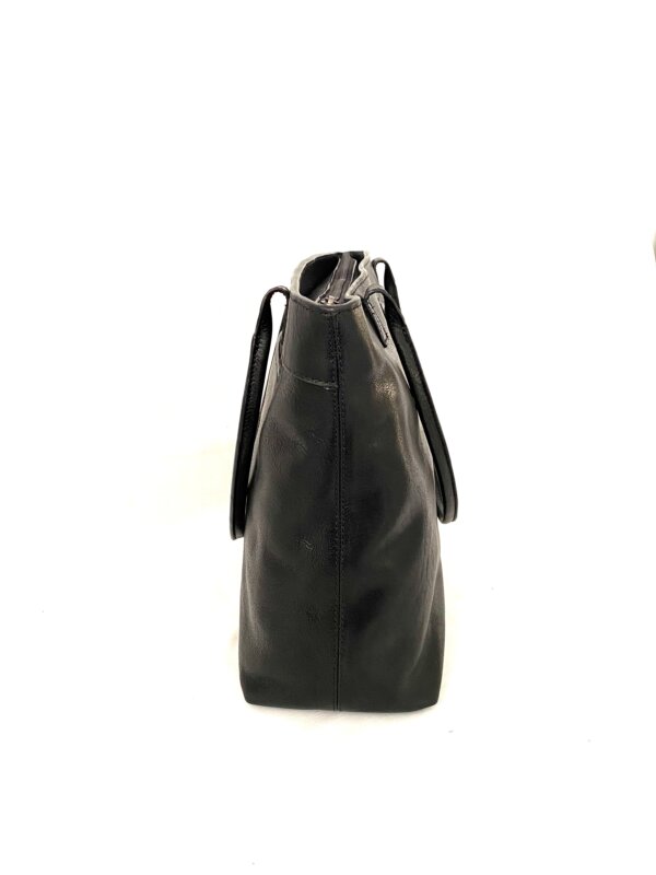 Sida av Datorväska skinn Biori 5104S i svart med långa bärhandtag för axeln, laptopväska dam, datorväska dam skinn, axelväska dam, svart skinnväska, tote bag