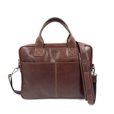Framsida av Portfölj skinn Biori 5151B. Portfölj med laptopficka i brunt äkta skinn med korta bärhandtag och en justerbar samt avtagbar axelrem, axelremsväska herr, laptopväska dam, skinnväska herr, datorväska herr, portfölj läder, jobbväska dam skinn, biori laptopväska skinn, briori, biori väska, biori trophy, portfölj herr, portfölj dam, portfölj i läder