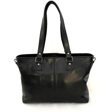 Framsida av Datorväska skinn Biori 5126S i svart med långa bärhandtag för axeln och en justerbar samt avtagbar axelrem, laptopväska dam, datorväska dam skinn, axelväska dam, biori väska, svart axelväska skinn, axelväska i svart skinn, toteväska skinn, skinnväskor