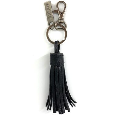 Nyckelring skinn Biori 5132S. Nyckelring med svart tofs i läder och fjäderkrok i 100% nickelfri metall. Nyckelringen passar även som smycke på din biori väska, nyckelknippa läder, nyckelring läder, läder nyckelring