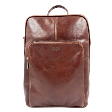 Framsida av Datorryggsäck skinn Biori 5161B i brunt med en dragkedja i toppen samt ett bärhandtag. En laptopryggsäck skinn dam som har en ficka med dragkedja som är vadderad för en Ipad, laptopryggsäck skinn dam, datorryggsäck dam, ryggsäck för dator, briori, biori trophy