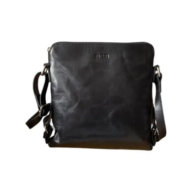 Framsida av svart axelremsväska dam i skinn med axelrem